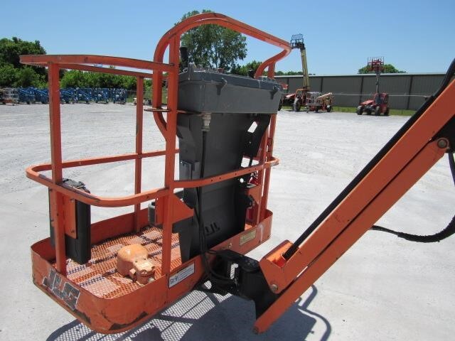 2013 JLG E450AJ-7