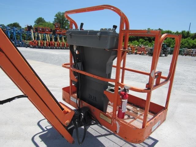 2013 JLG E450AJ-8