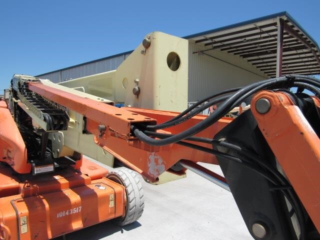 2013 JLG E450AJ-9