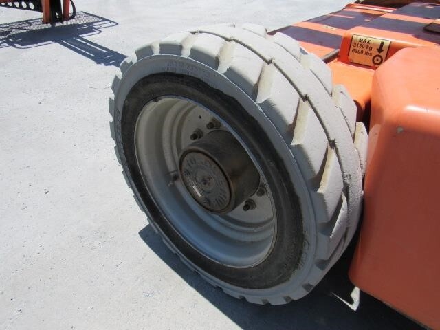 2013 JLG E450AJ-13