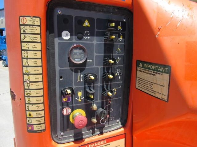 2013 JLG E450AJ-20