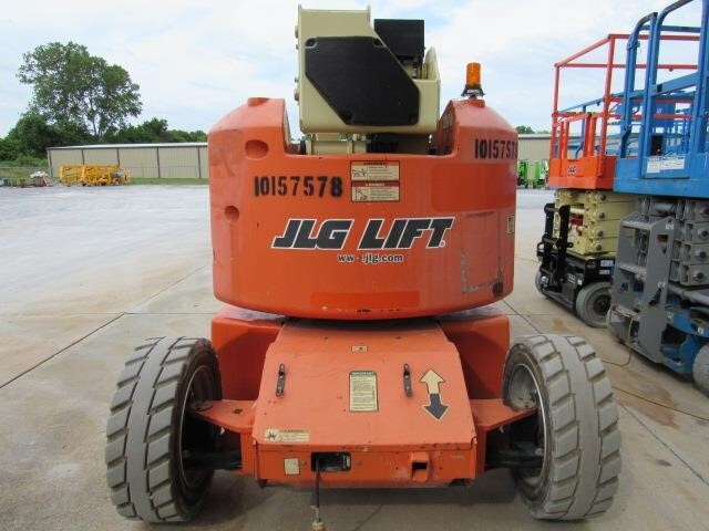 2013 JLG E450AJ-16