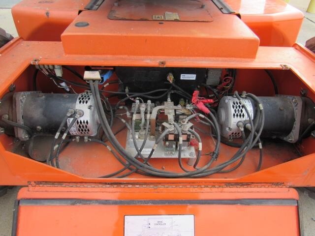 2013 JLG E450AJ-17