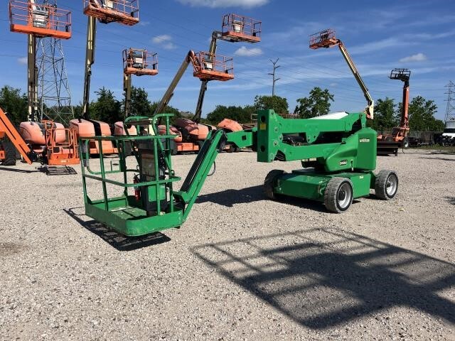 2016 JLG E450AJ-2