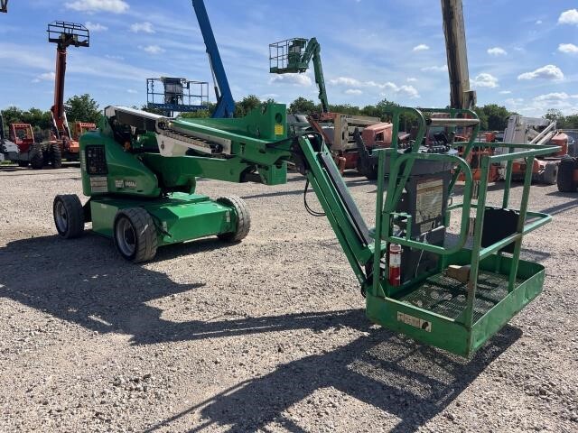 2016 JLG E450AJ-3