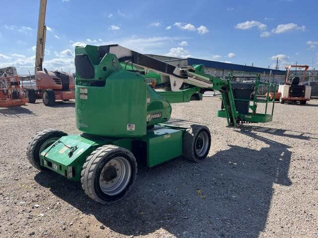 2016 JLG E450AJ-5