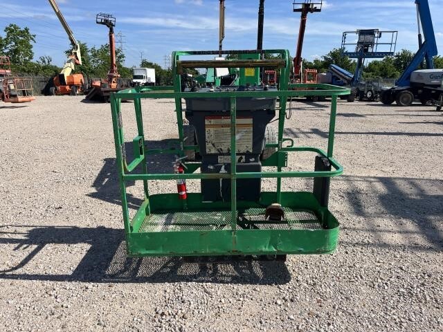 2016 JLG E450AJ-15