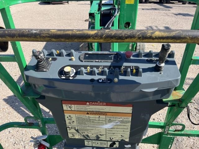 2016 JLG E450AJ-16