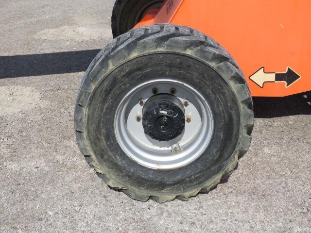 2017 JLG 400S-12