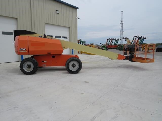 2016 JLG 600S-4