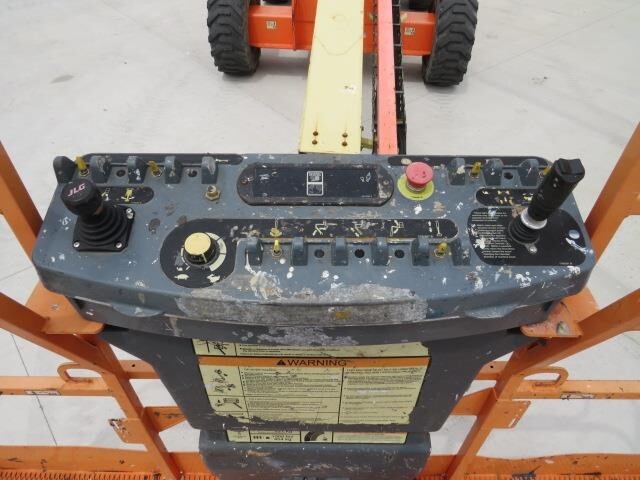 2016 JLG 600S-16