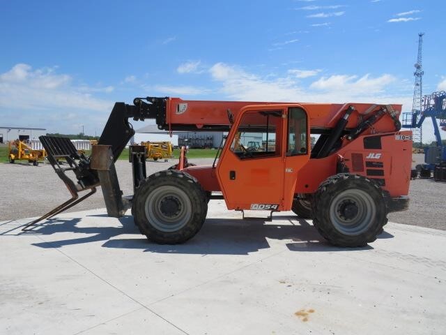 2016 SkyTrak 10054