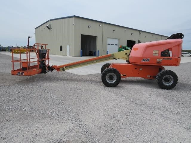2017 JLG 400S