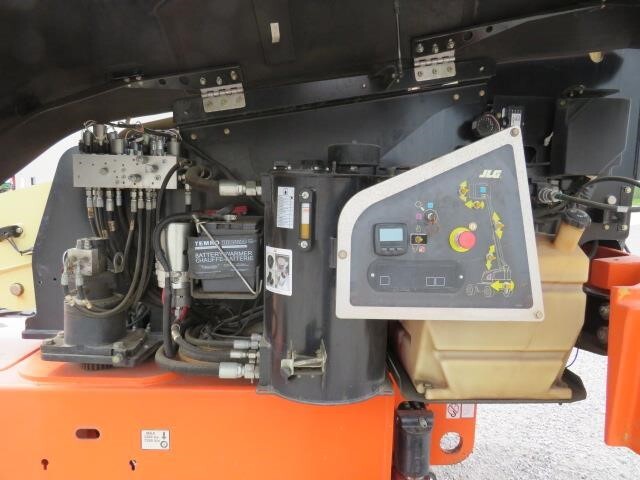 2017 JLG 400S-12