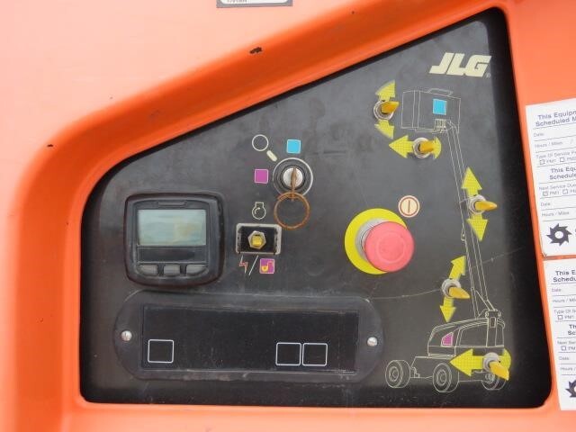 2017 JLG 400S-16