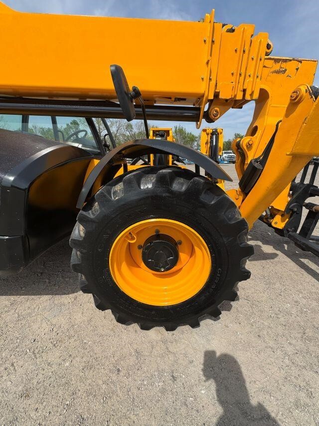 2017 JCB 510-56-8