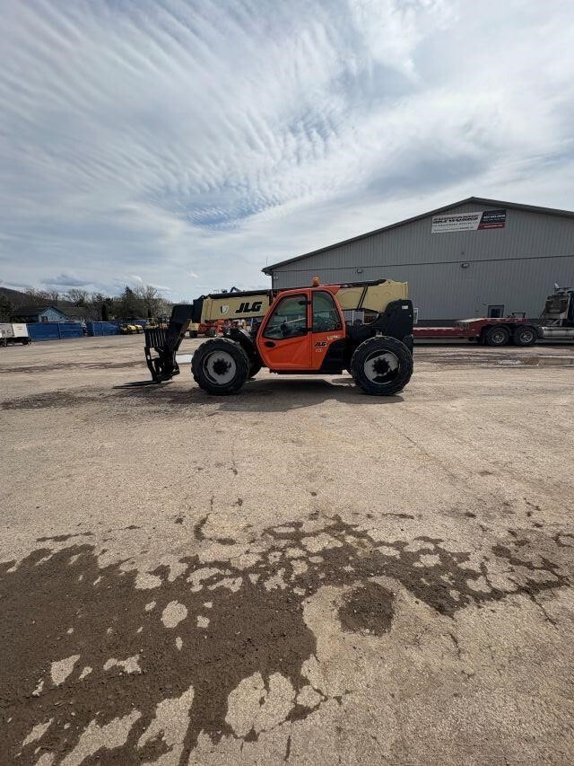 2018 JLG 943-2