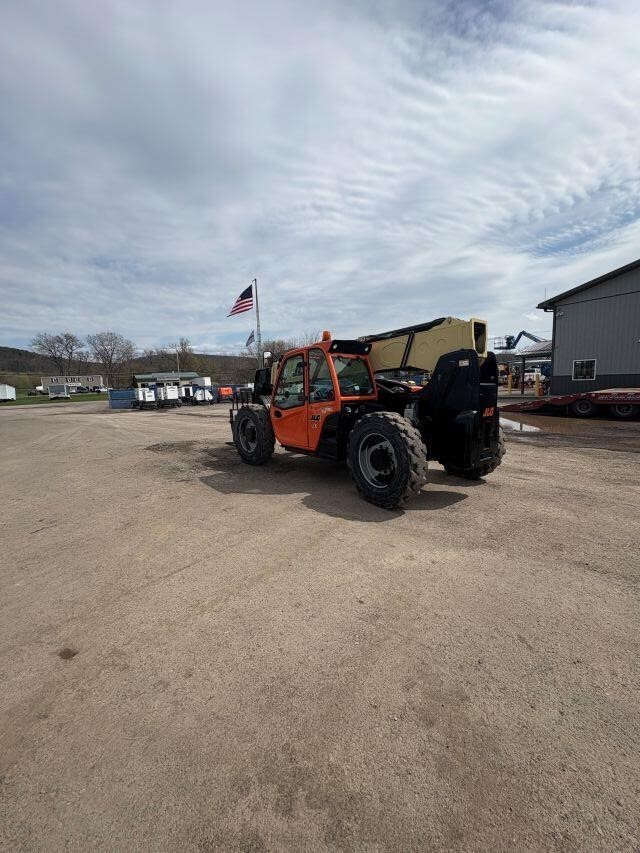 2018 JLG 943-3