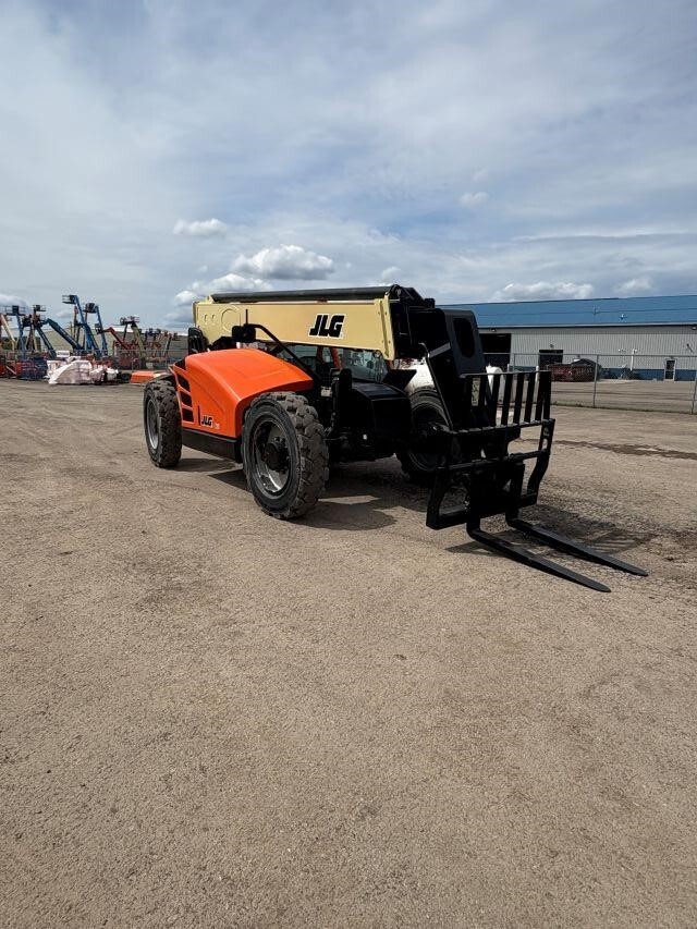 2018 JLG 943-7