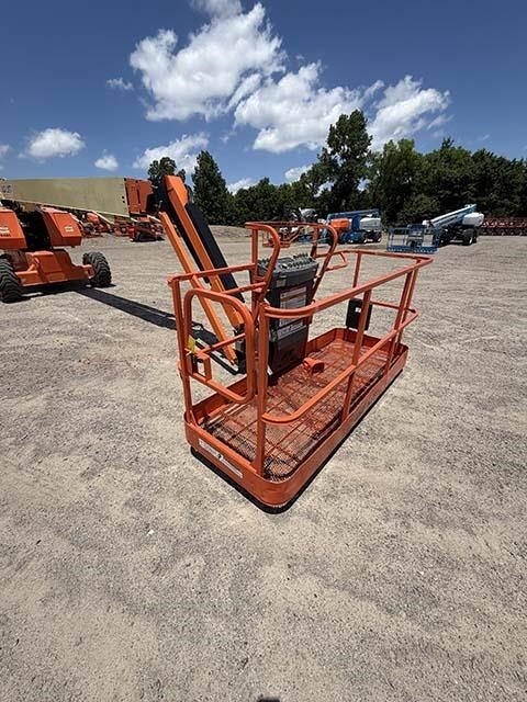 2020 JLG 860SJ-40