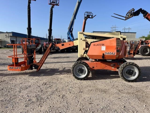 2018 JLG 340AJ