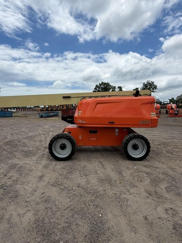 2021 JLG 660SJ-11