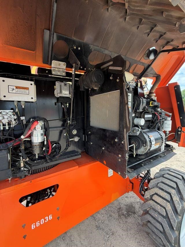 2021 JLG 660SJ-23
