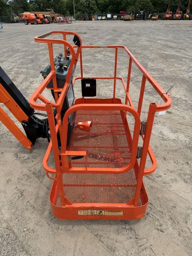 2021 JLG 660SJ-40