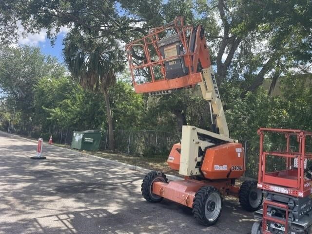 2019 JLG 340AJ