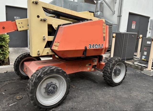 2018 JLG 340AJ-2