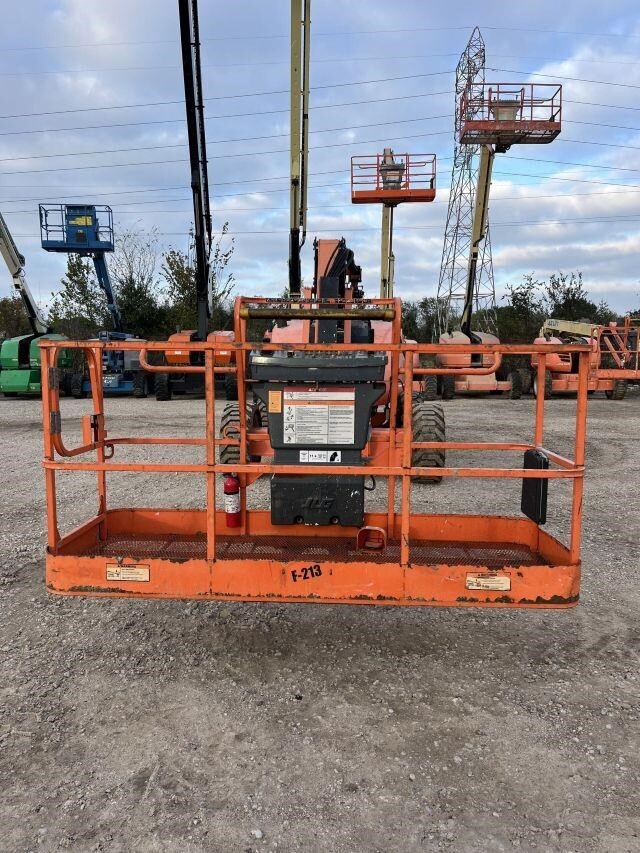 2017 JLG 600AJ-16
