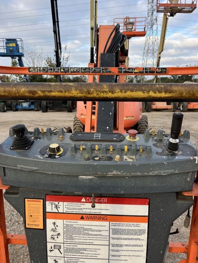 2017 JLG 600AJ-17