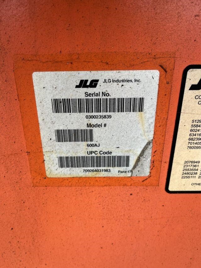 2017 JLG 600AJ-19