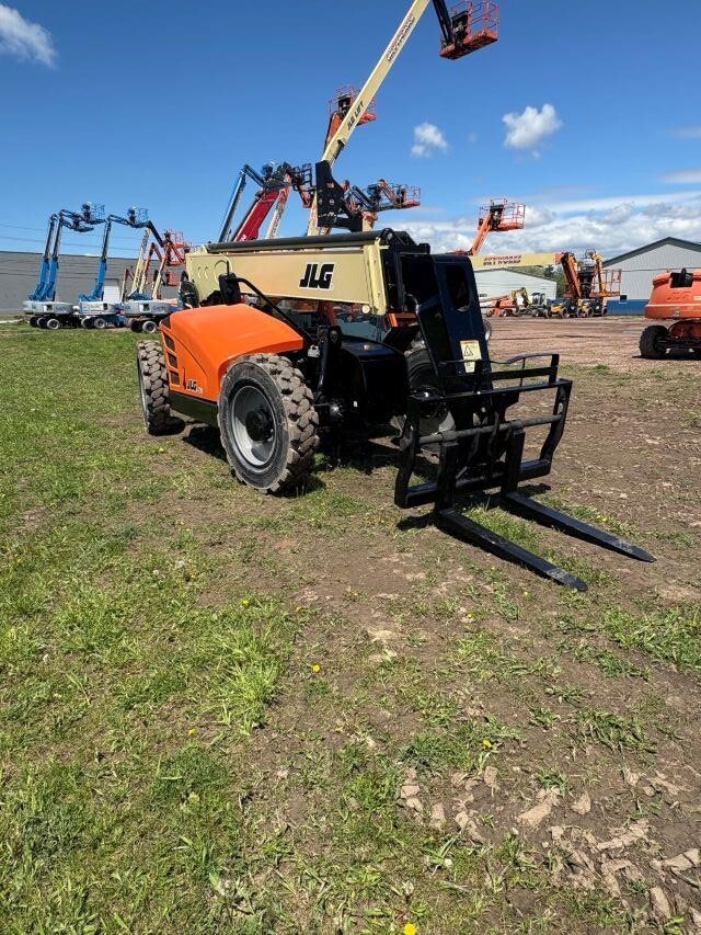 2018 JLG 943-7