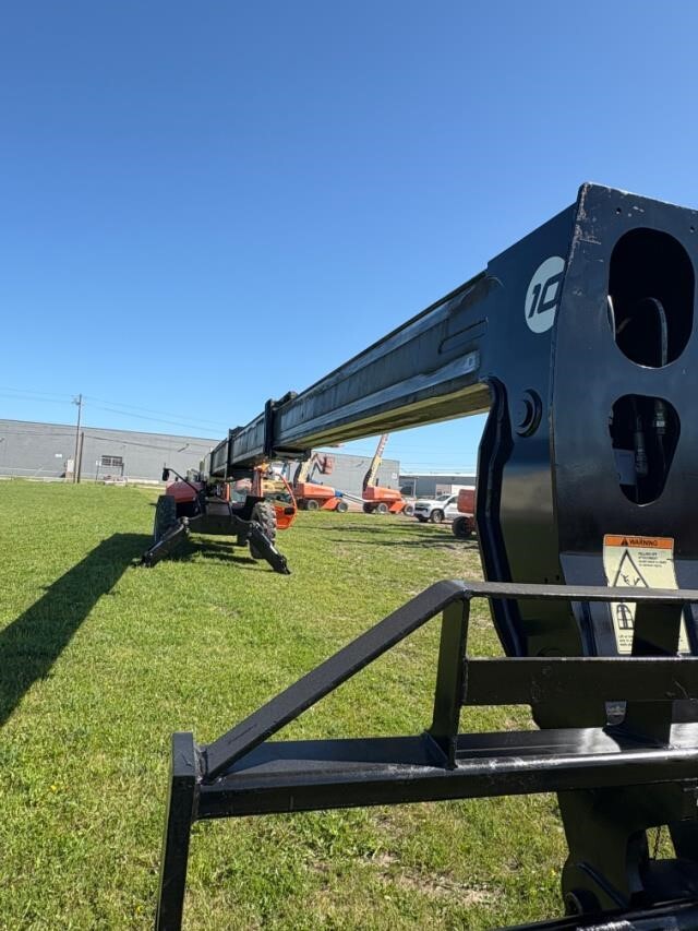 2022 JLG 1055-7