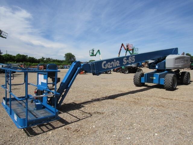 2016 Genie S-85