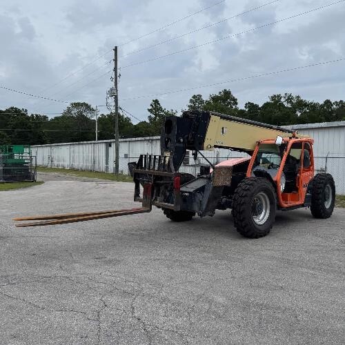 2019 JLG 1055
