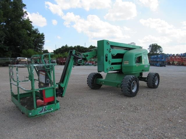 2017 JLG 450AJ-2