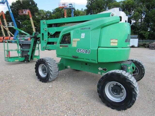 2017 JLG 450AJ-8