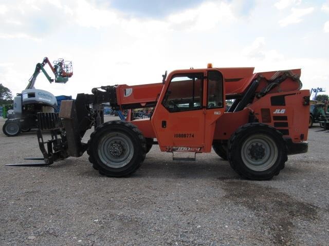 2018 SkyTrak 10054