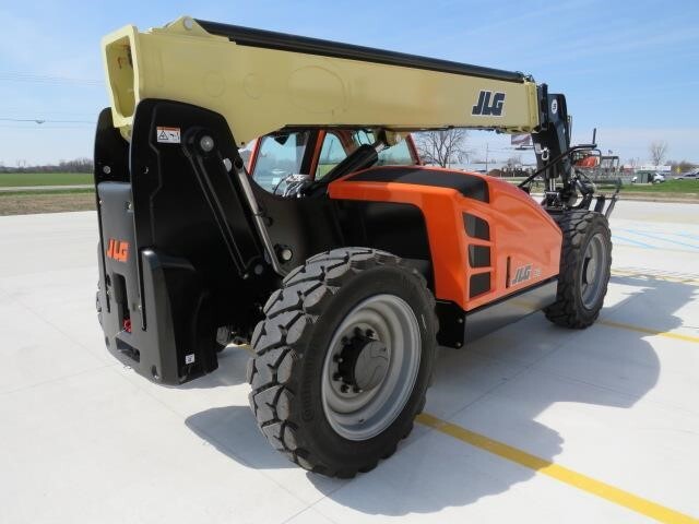 2026 JLG 943-6