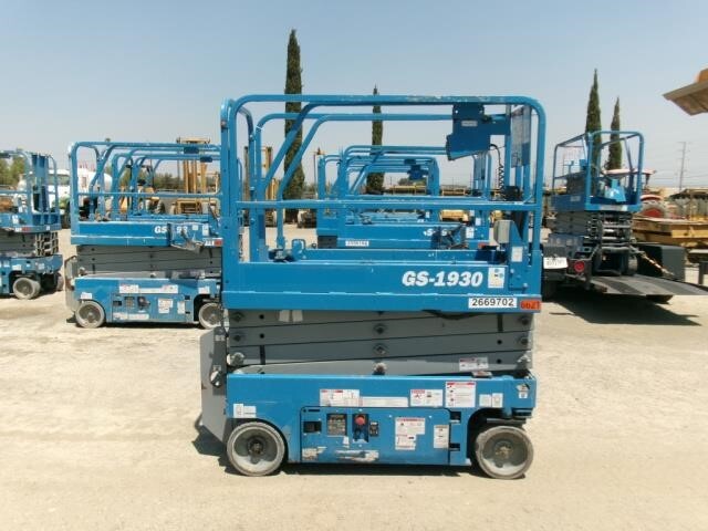 2018 Genie GS-1930