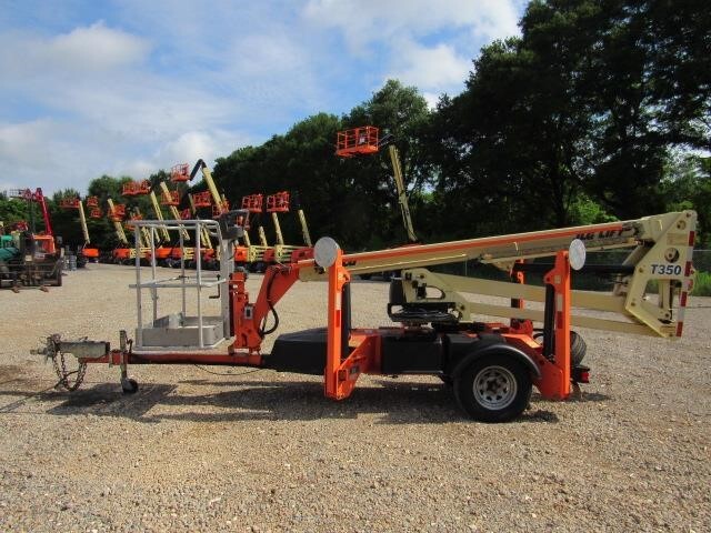2019 JLG T350
