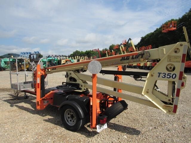2019 JLG T350-8