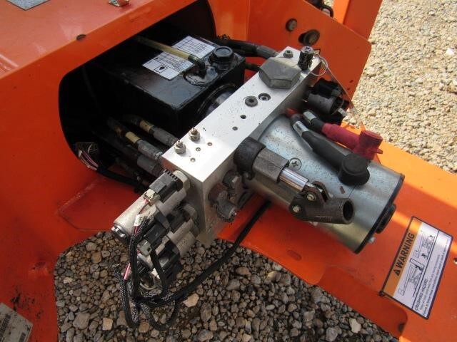 2019 JLG T350-19