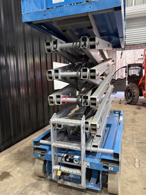 2019 Genie GS-3246-9