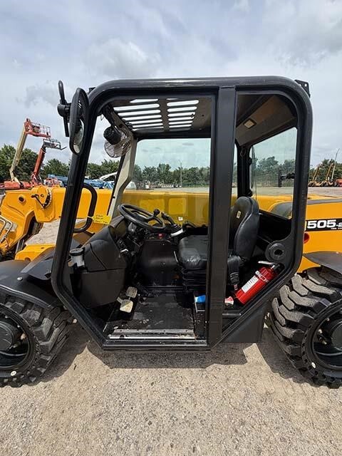 2021 JCB 505-20 TC-25