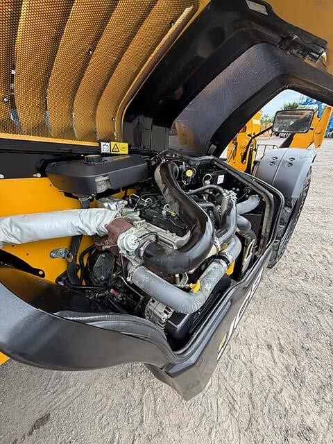 2022 JCB 510-56-37