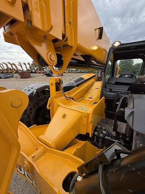 2022 JCB 510-56-51
