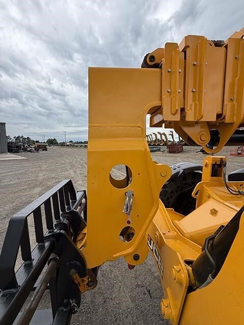 2022 JCB 510-56-53